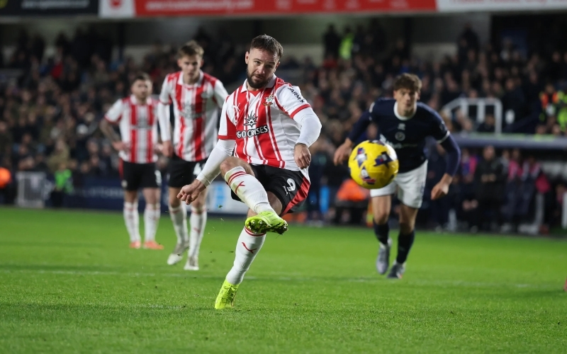 Millwall - Southampton (3-2): Millwall thắng kịch tính, Southampton trắng tay