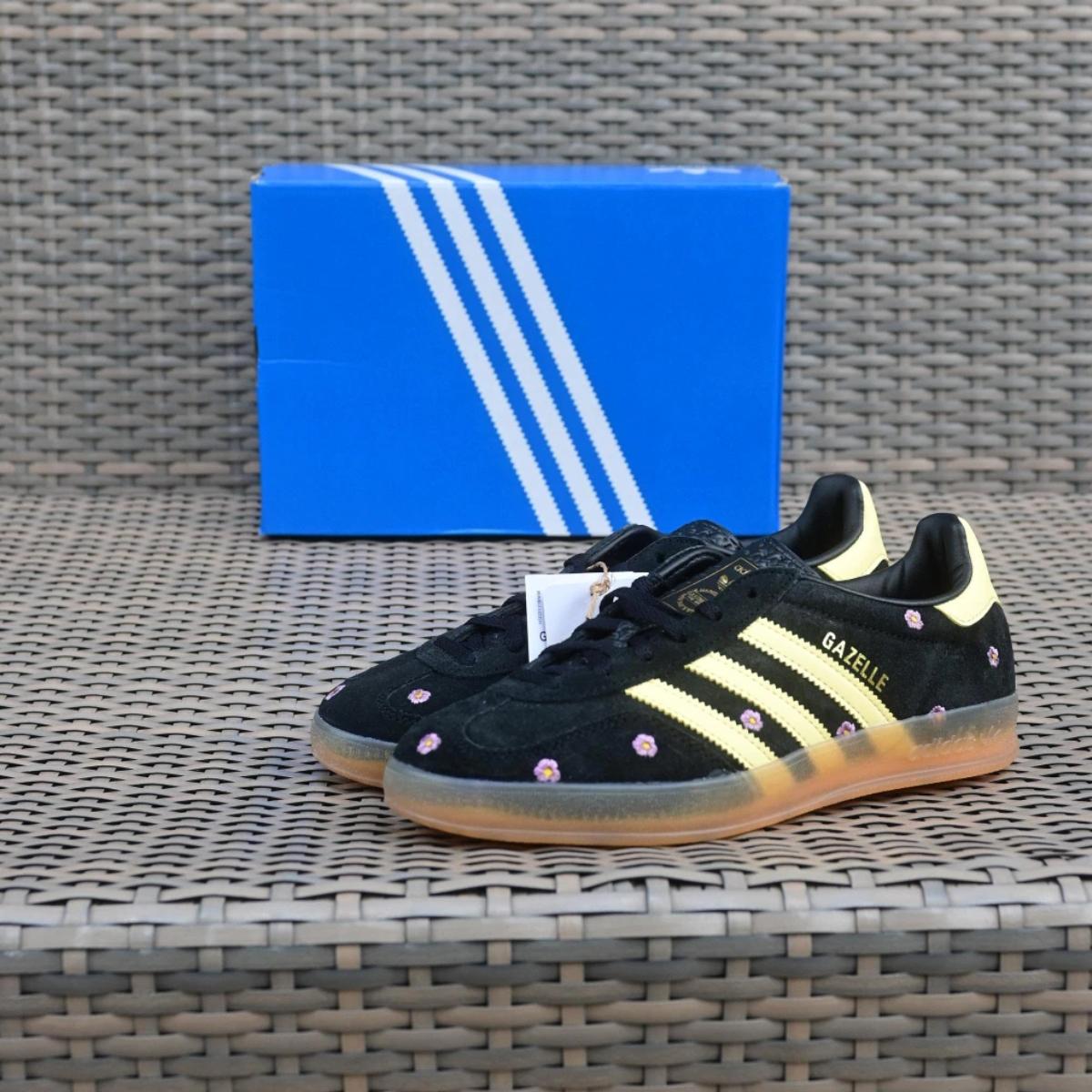 giay-adidas-gazelle-indoor-black-almost-yellow-floral-if4490-5