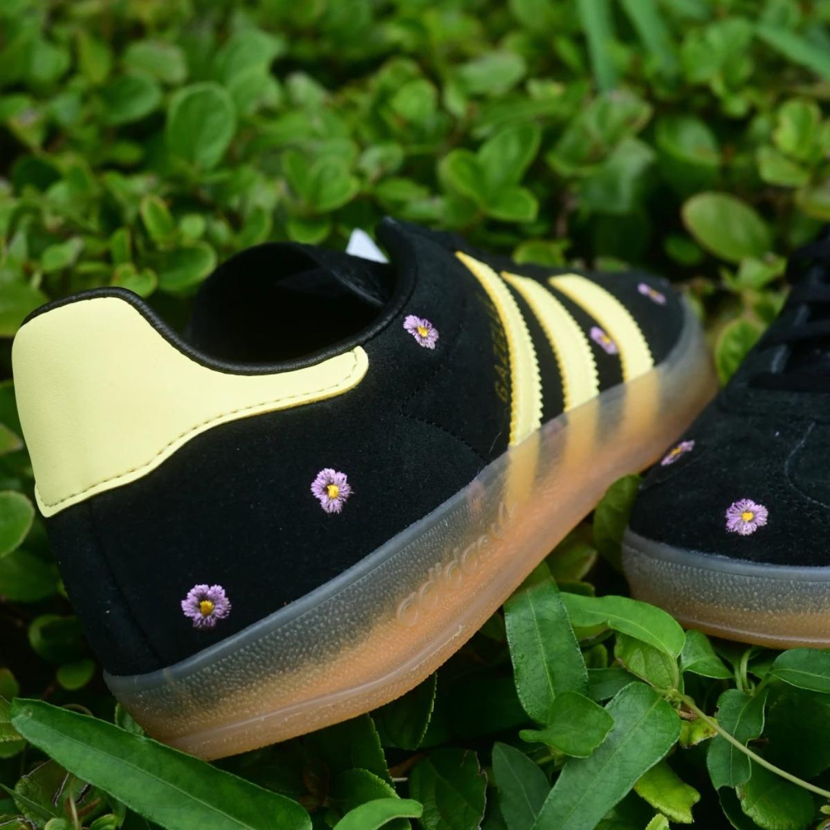 giay-adidas-gazelle-indoor-black-almost-yellow-floral-if4490-7