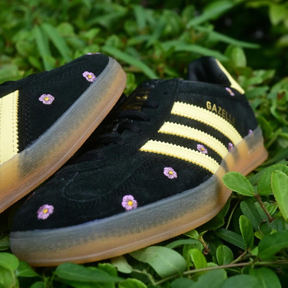 giay-adidas-gazelle-indoor-black-almost-yellow-floral-if4490-8
