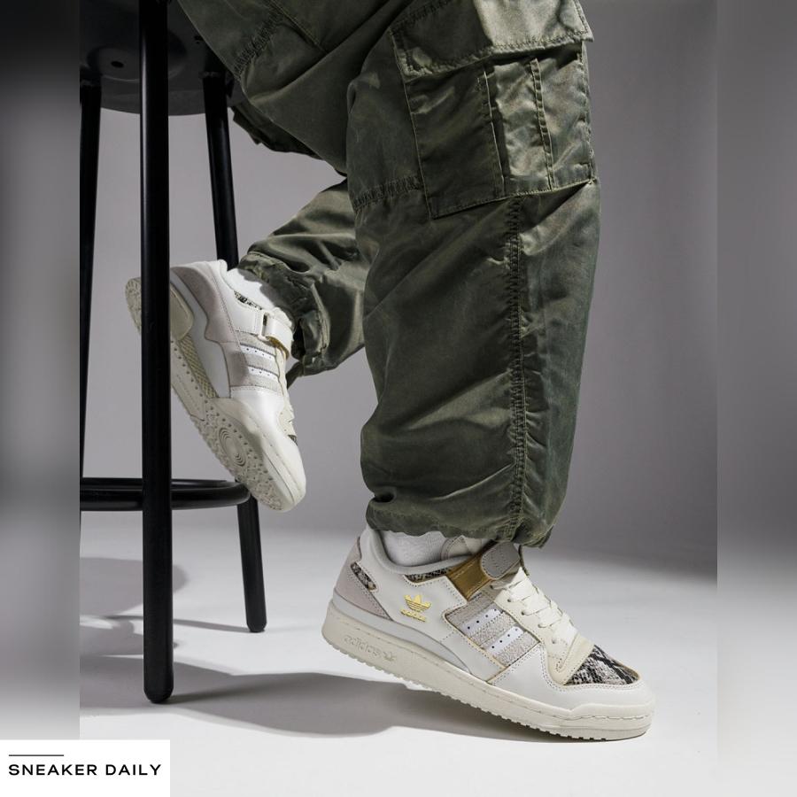 giay-adidas-originals-forum-84-low-white-snakeskin-fz6292-2