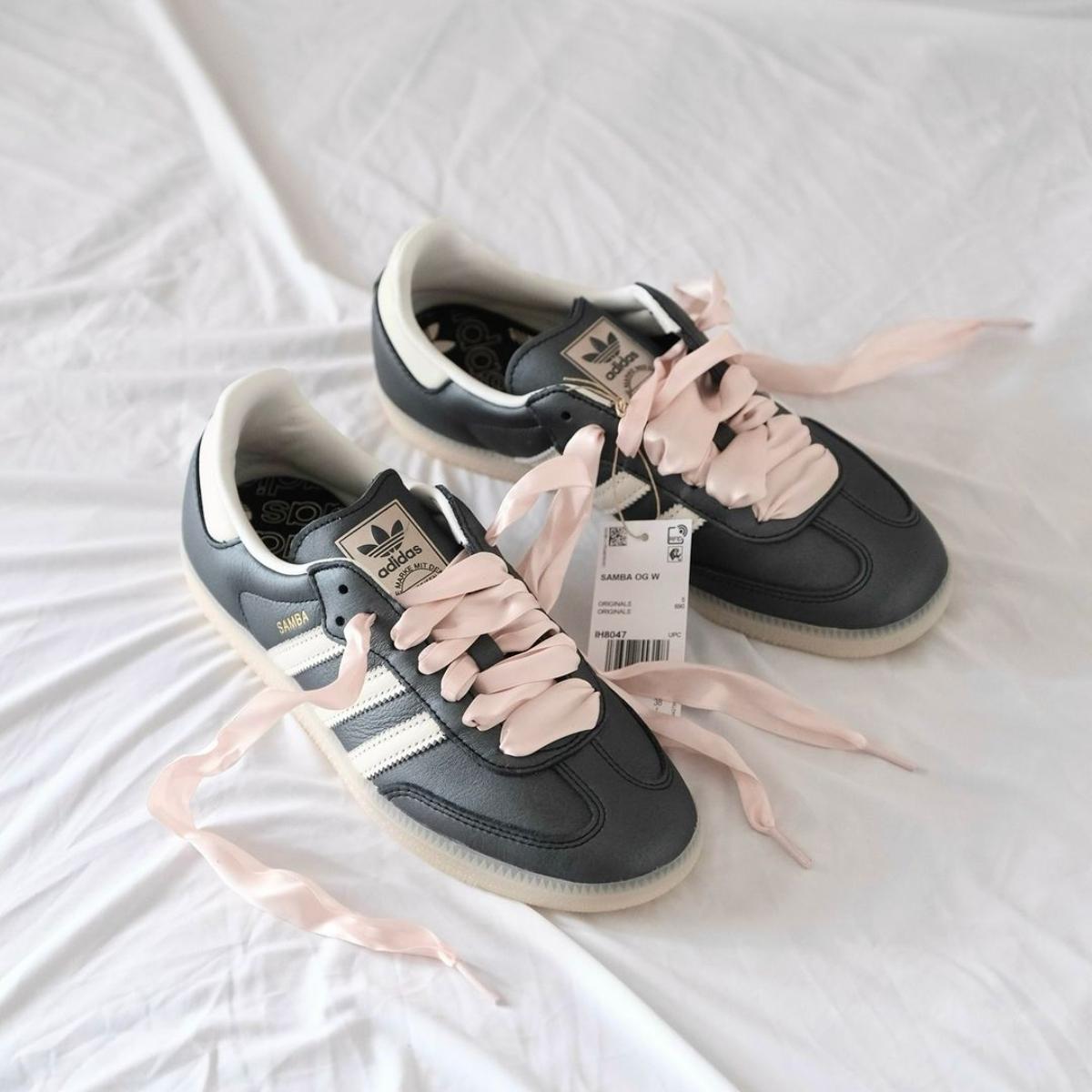 giay-adidas-samba-og-black-pink-ribbon-laces-ih8047-2