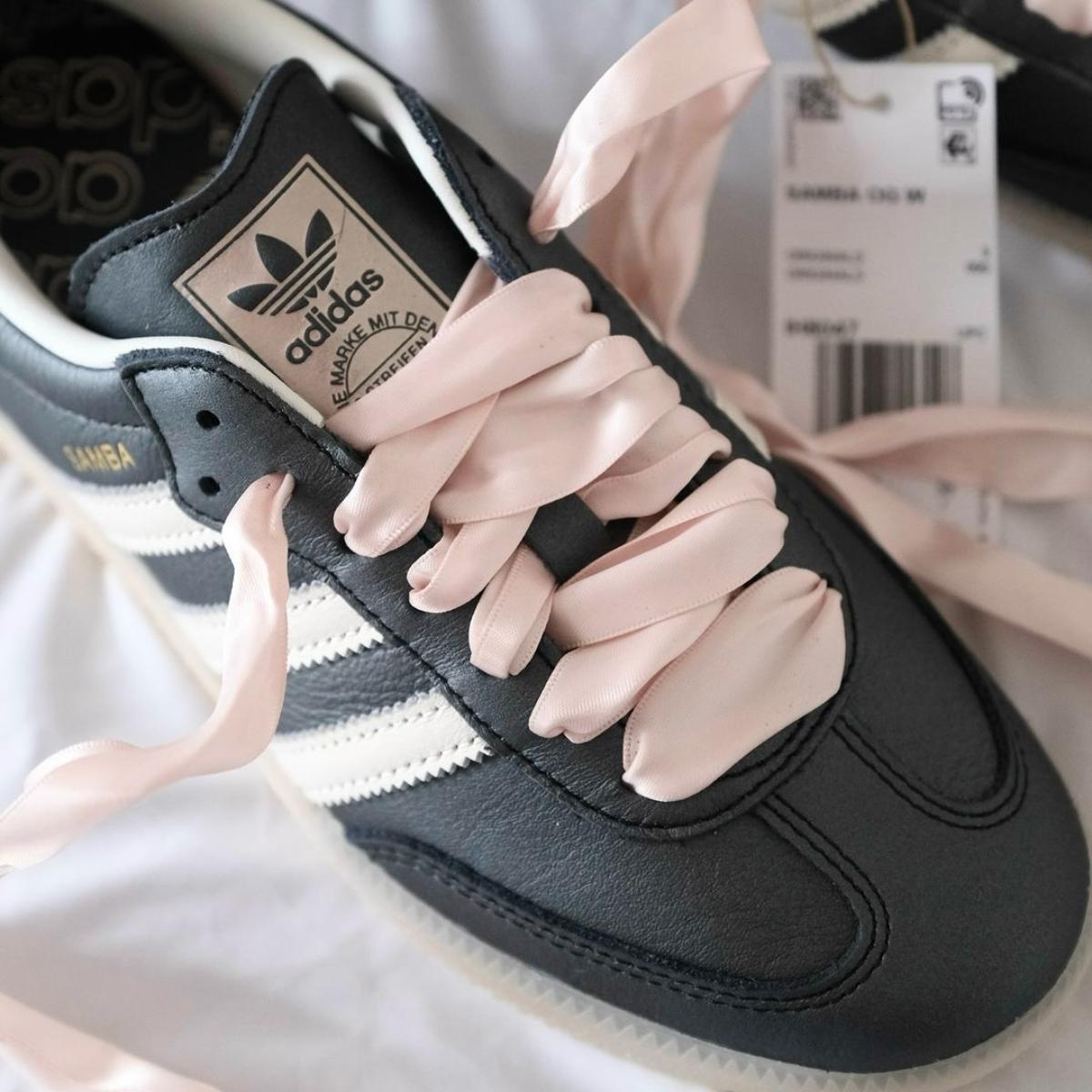 giay-adidas-samba-og-black-pink-ribbon-laces-ih8047-4