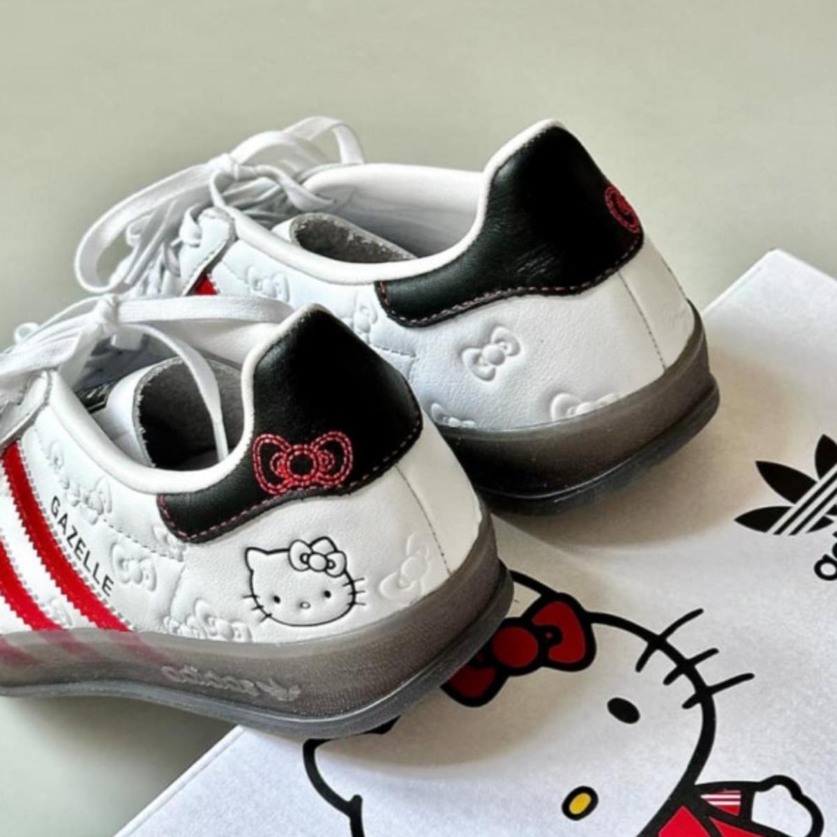 Phối đồ với adidas x Hello Kitty Gazelle Indoor
