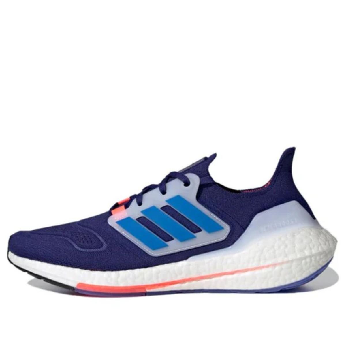 Giày adidas UltraBoost 22 Legacy Indigo GX3061 góc nhìn toàn thân